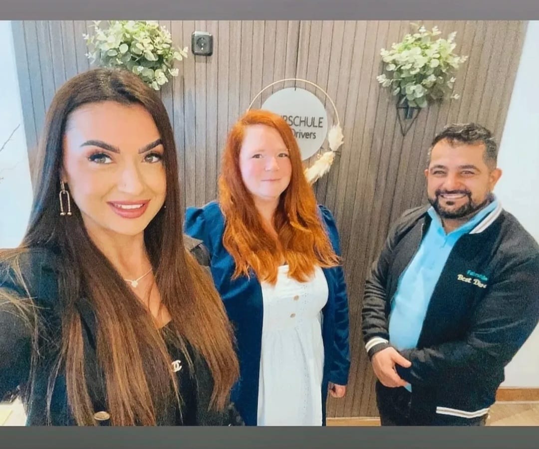 Teamfoto der Fahrschule Best Drivers